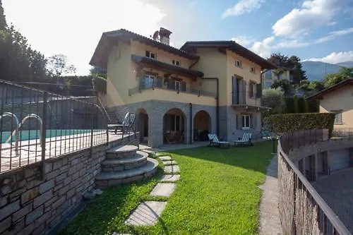 Villa Le Rose Sleeps 6 - Families Only Please Menaggio