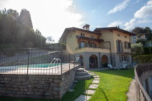Villa Le Rose Sleeps 6 - Families Only Please Menaggio 0*,  Włochy