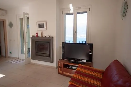 Villa Le Rose Sleeps 6 - Families Only Please Menaggio