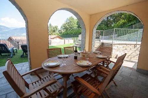 Villa Le Rose Sleeps 6 - Families Only Please Menaggio