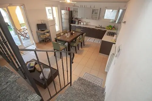 Villa Le Rose Sleeps 6 - Families Only Please Menaggio 0*,