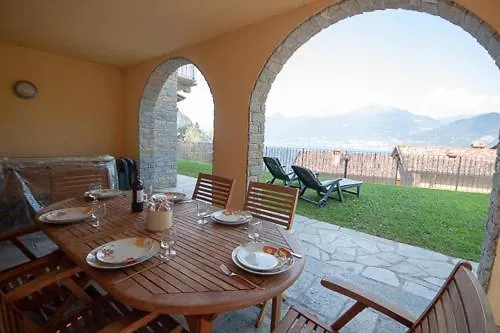 Villa Le Rose Sleeps 6 - Families Only Please Menaggio 0*,